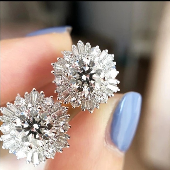 New Large Silver Crystal Stud Earrings - Picture 6 of 8